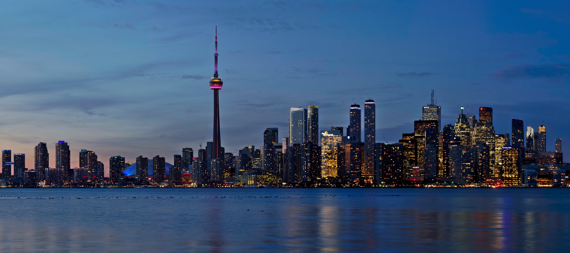 Toronto skyline at night